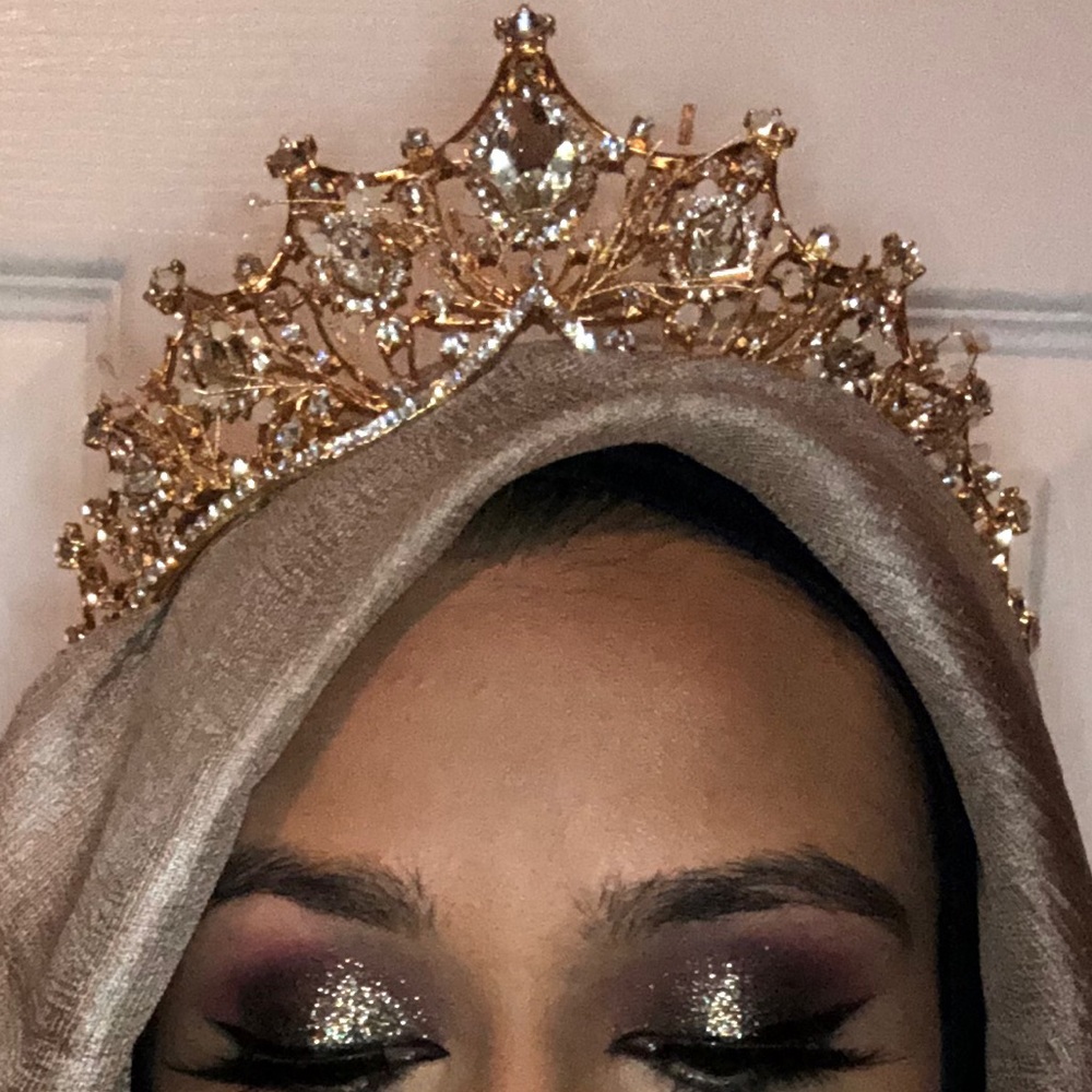 Meet your Posher, Zobia